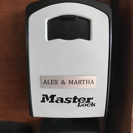 Ithaki Phinikoudes No. 202 Апартаменти