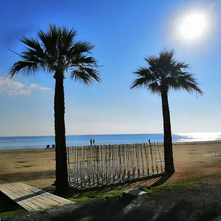 Апартаменти Ithaki Phinikoudes No. 202 Ларнака