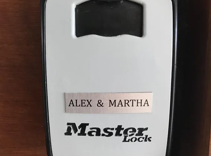 Ithaki Phinikoudes No. 202 דירה